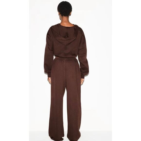 Skims Oversized Straight Leg Jogger Pant Brown Espresso Women's - Picture 5 of 11